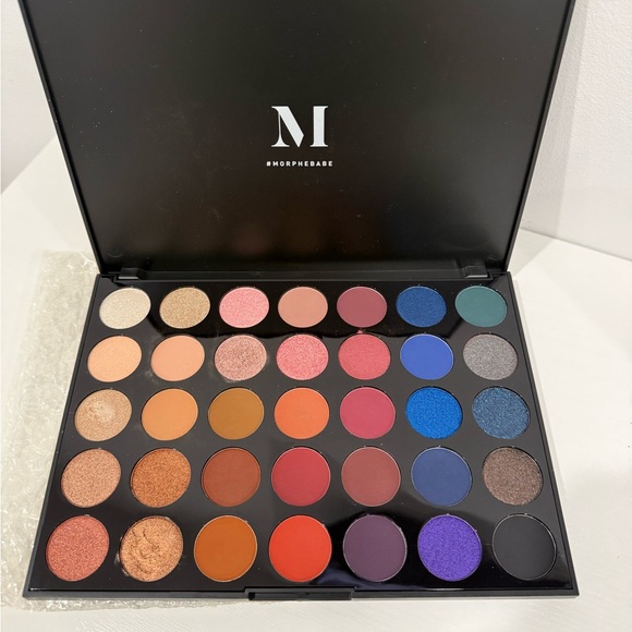 Morphe - Picture 1 of 2